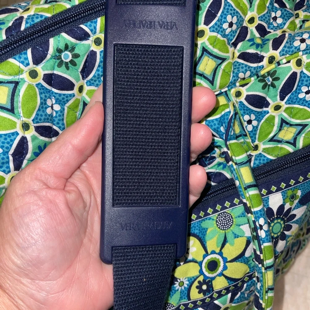 Vera Bradley Vintage Daisy Daisy Blue and Green Quilted Travel Bag - Picture 3 of 9